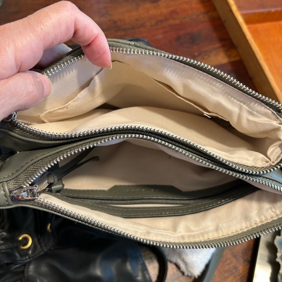 Rae Dunn Green Women's Crossbody Bag 10” x 7” - Picture 2 of 9